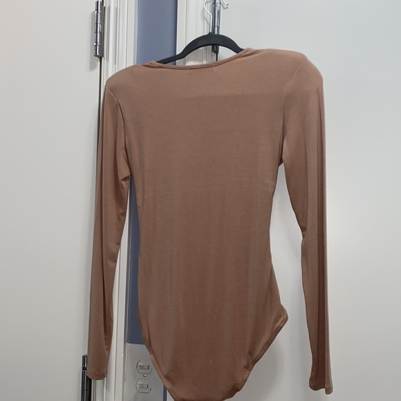 Express x negin mirsalehi, size S, tan bodysuit. Never worn, brand new! - Picture 2 of 4